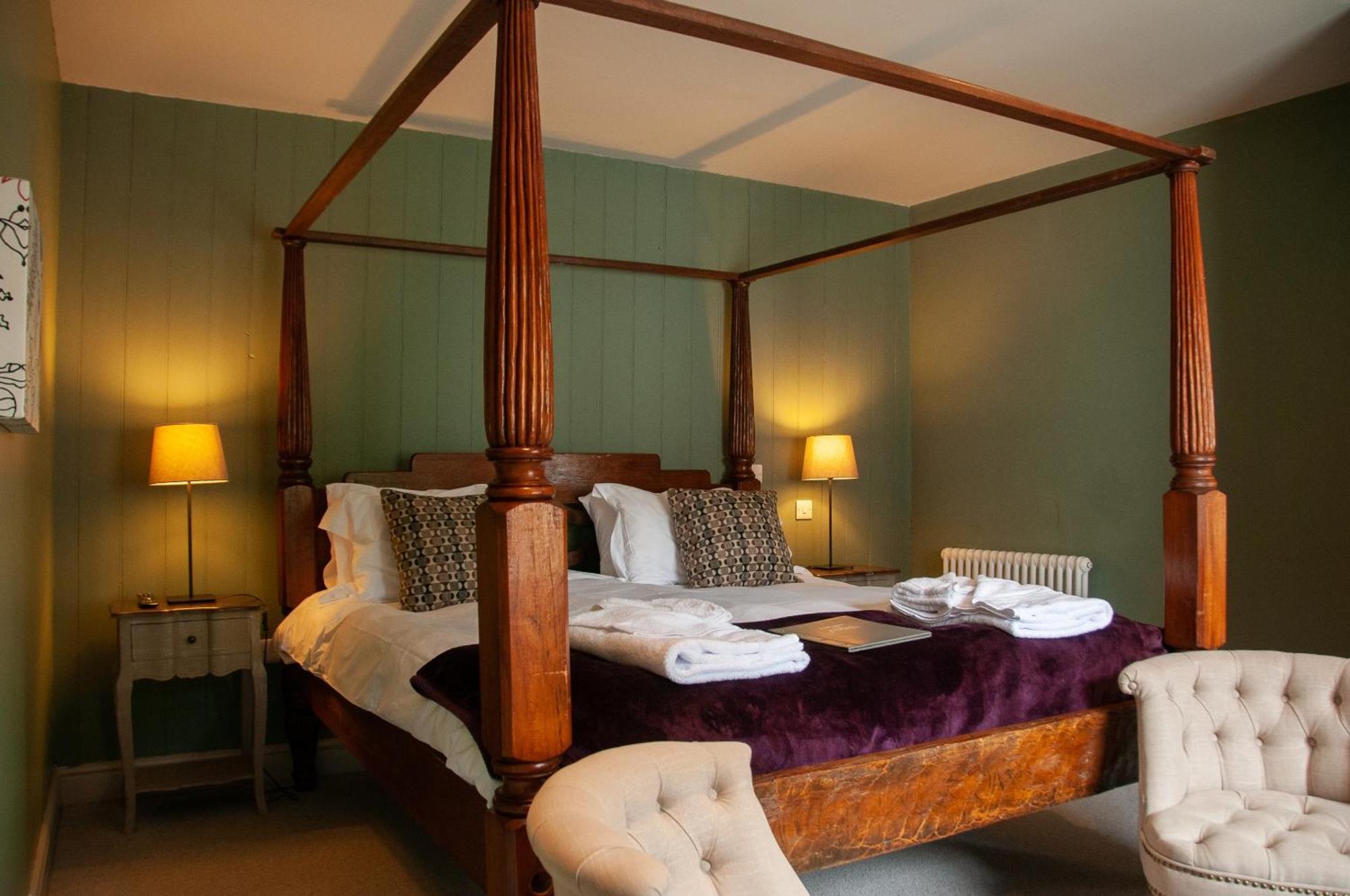 The Fleur De Lys Hotel Cranborne Quarto foto